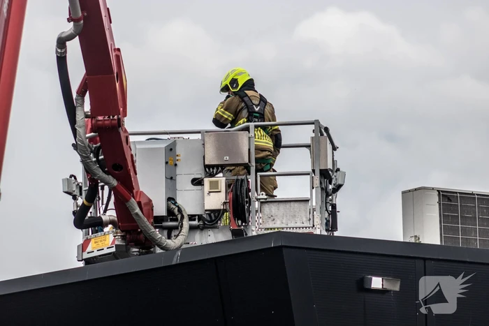 Brandweer ingezet voor brand bij metaalbedrijf