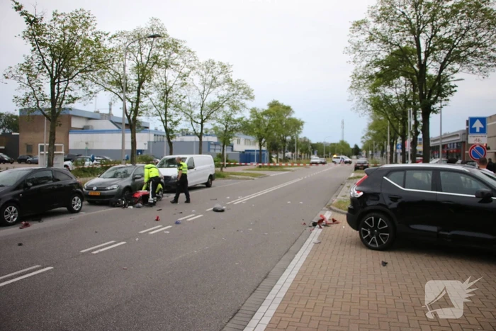 Scooterrijder gewond bij aanrijding met auto