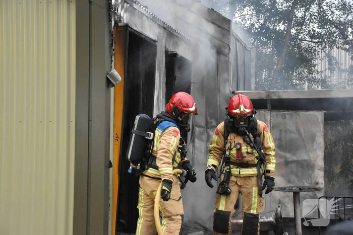 Tiny House volledig uitgebrand, onderzoek naar mogelijke brandstichting