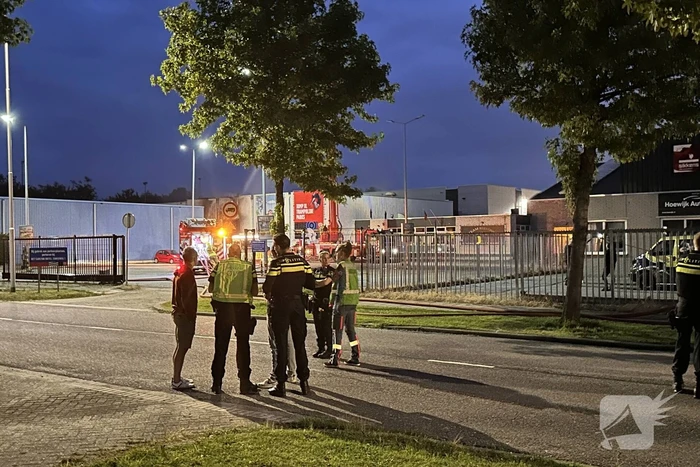 Grote uitslaande brand bij Jump XL