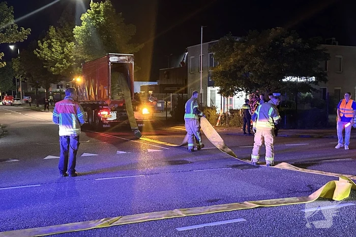 Grote uitslaande brand bij Jump XL