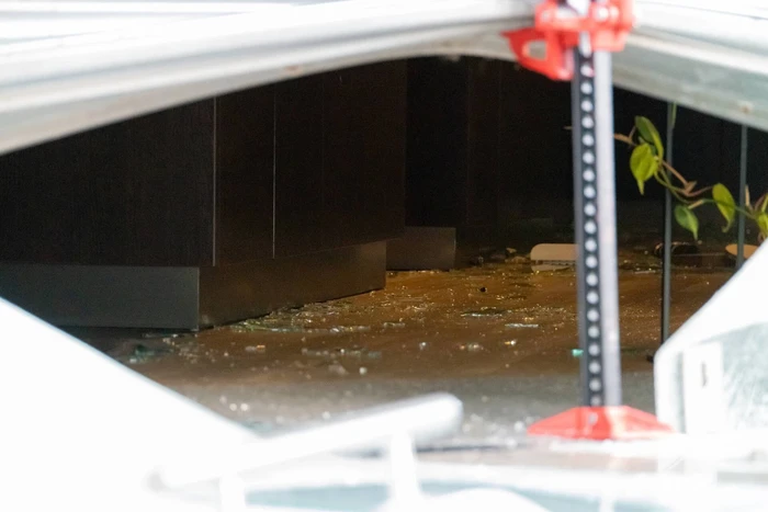 Politie lost waarschuwingsschoten na inbraak