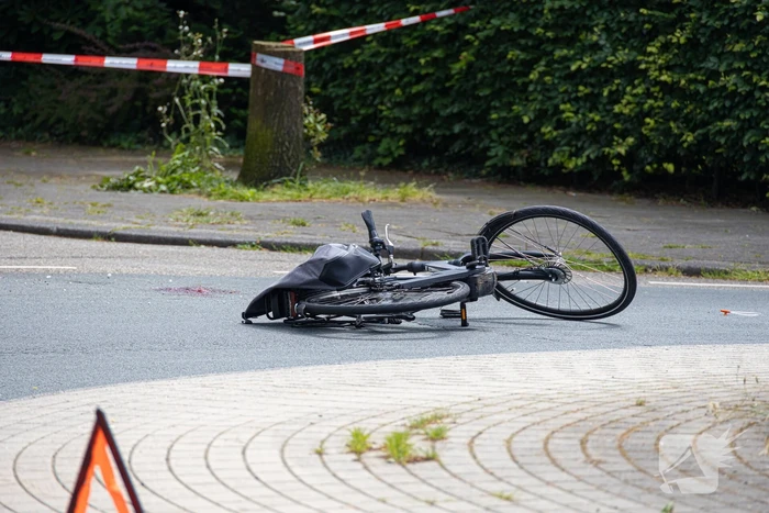 Ernstig ongeval met fietser en bestelbus