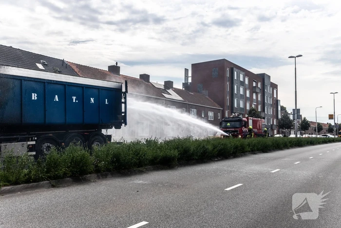 Vrachtwagencabine verwoest door brand