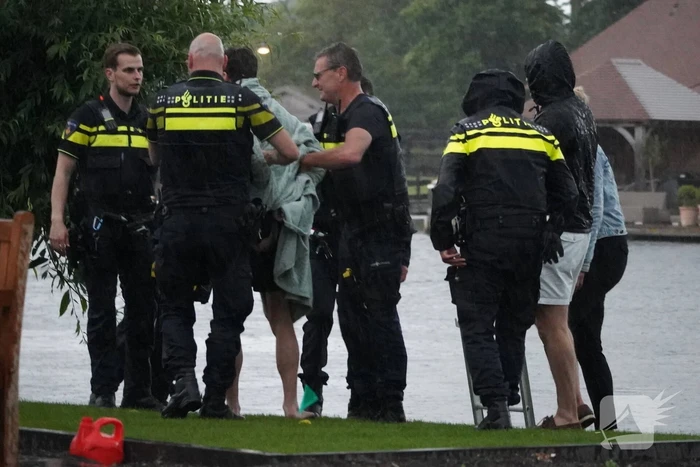 Zoektocht naar persoon te water