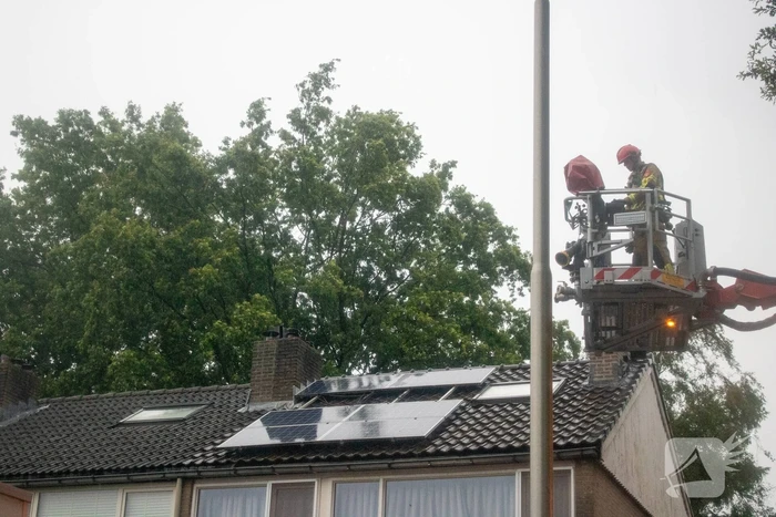 Bliksem slaat in op zonnepanelen