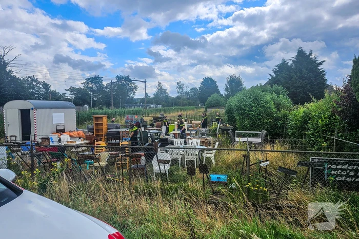 Grote politie-inval en arrestatie op terrein van topcrimineel