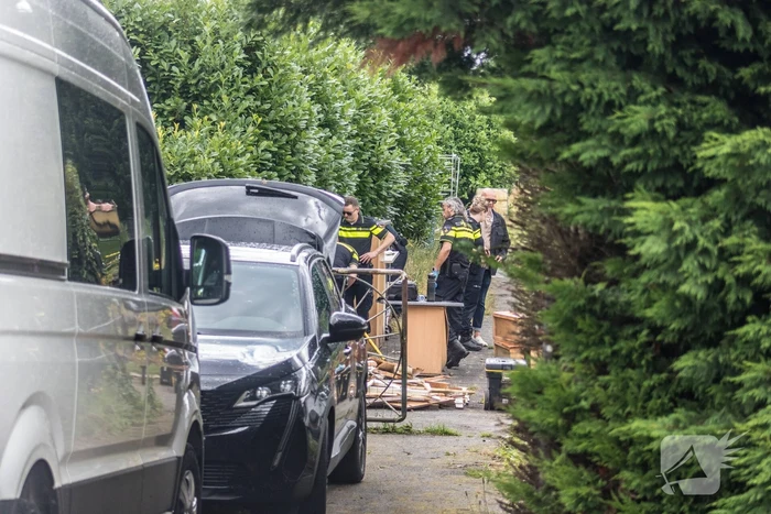 Grote politie-inval en arrestatie op terrein van topcrimineel