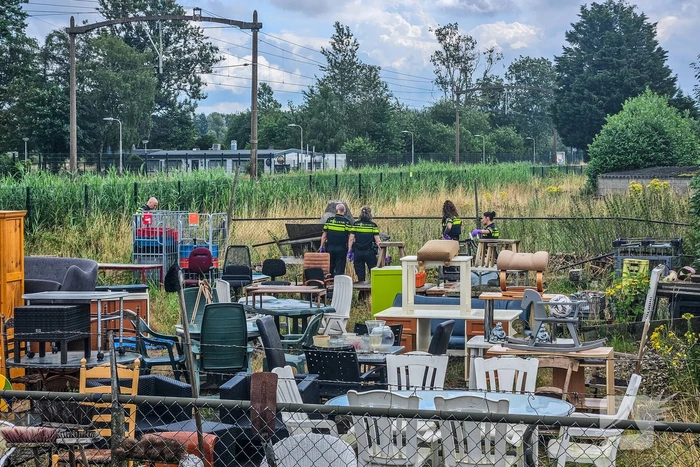 Grote politie-inval en arrestatie op terrein van topcrimineel