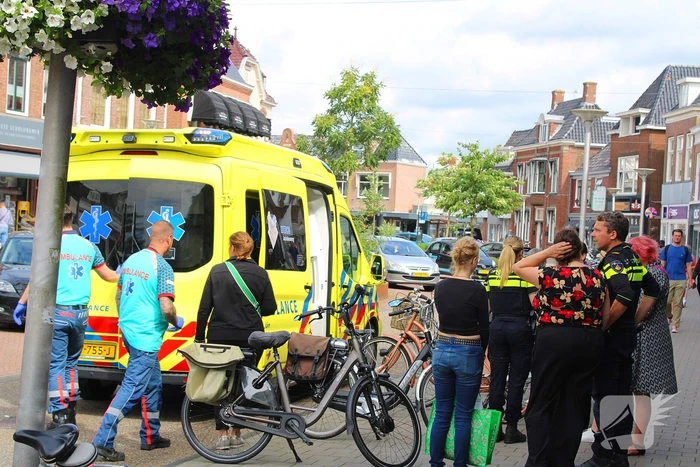 Fietser gewond door botsing met auto