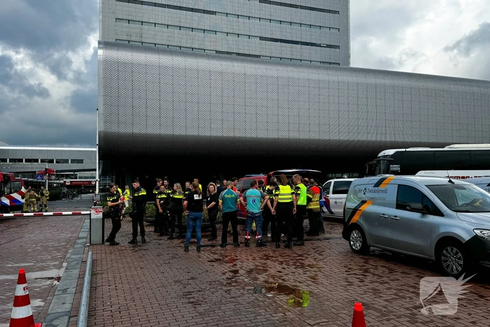 RAI vanwege verdacht pakketje deels ontruimd