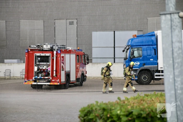 Container vliegt in brand bij Bernhoven ziekenhuis