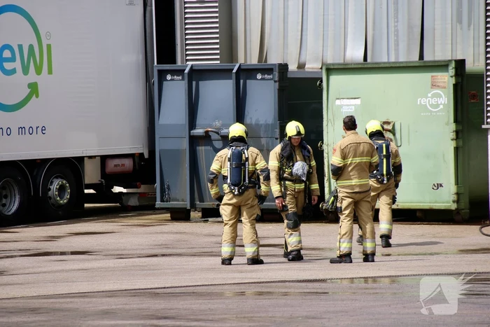 Container vliegt in brand bij Bernhoven ziekenhuis