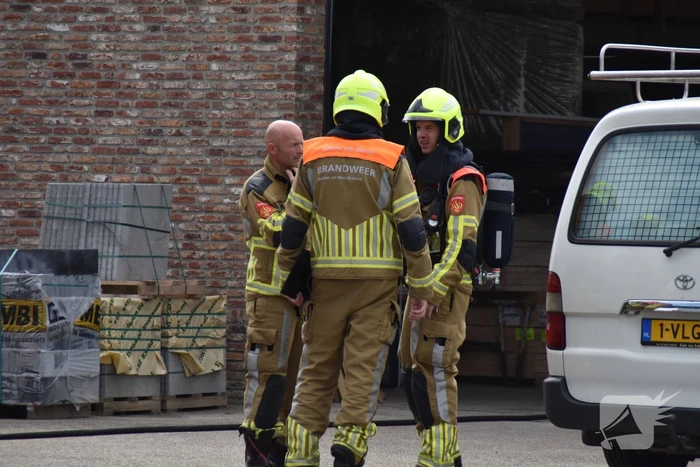 Brand bij bouwbedrijf snel geblust