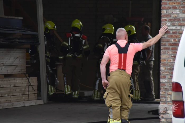 Brand bij bouwbedrijf snel geblust
