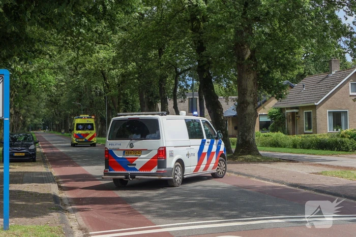 Bestuurder raakt macht over het stuur kwijt en raakt op de kop