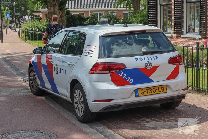 Bestuurder raakt macht over het stuur kwijt en raakt op de kop