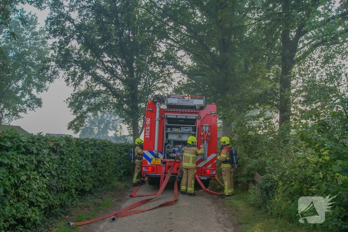 Veel rookontwikkeling bij stalbrand