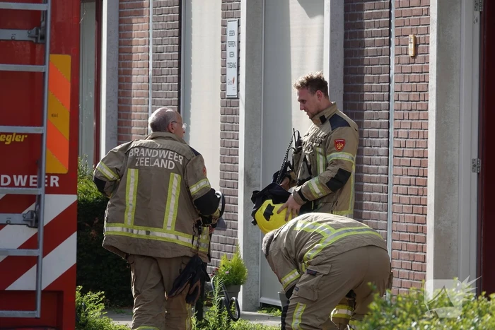 Vlam slaat in pan, brandweer ingezet