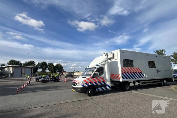 Politie haalt automobilisten van de weg wegens verkeerscontrole