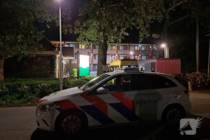 Steekincident in Noodopvang voor Vluchtelingen: Slachtoffer Naar Ziekenhuis, Politie Start Onderzoek