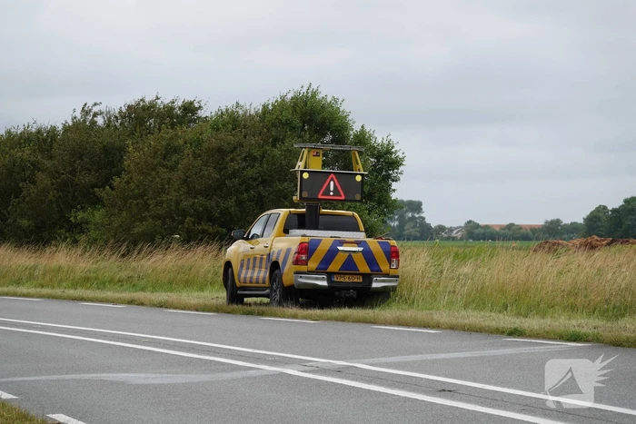 Voertuig raakt te water