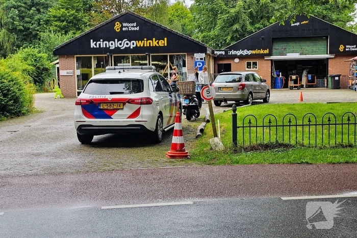 Scooterrijder onderuit na botsing met e-biker