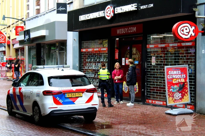Overvaller bedreig personeel met mes