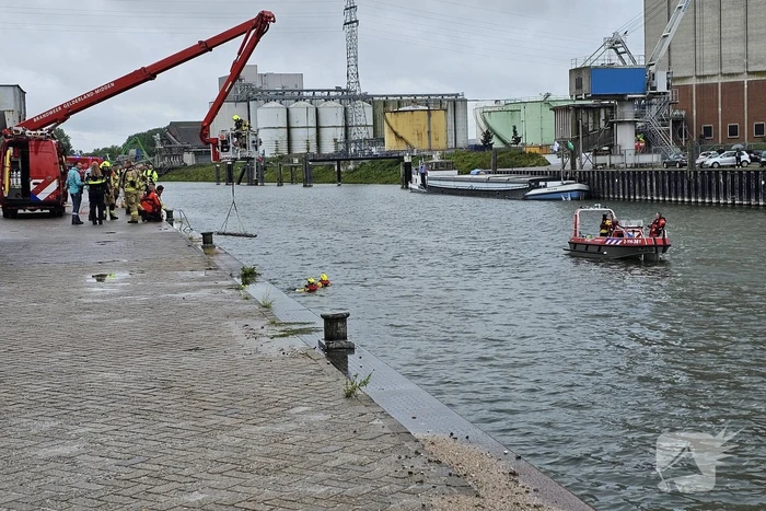 Grote zoektocht in water na aantreffen rollator