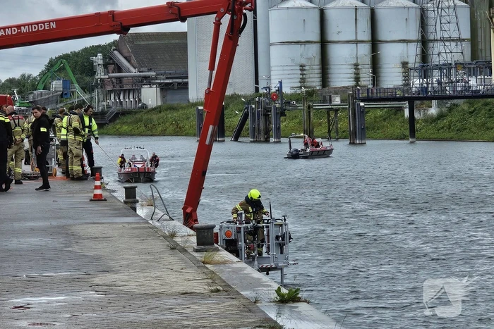 Grote zoektocht in water na aantreffen rollator