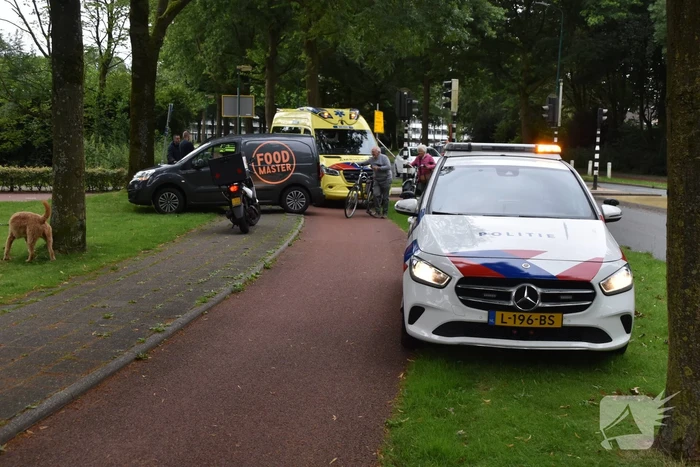 Bezorger onderuit bij eenzijdig ongeval met scooter