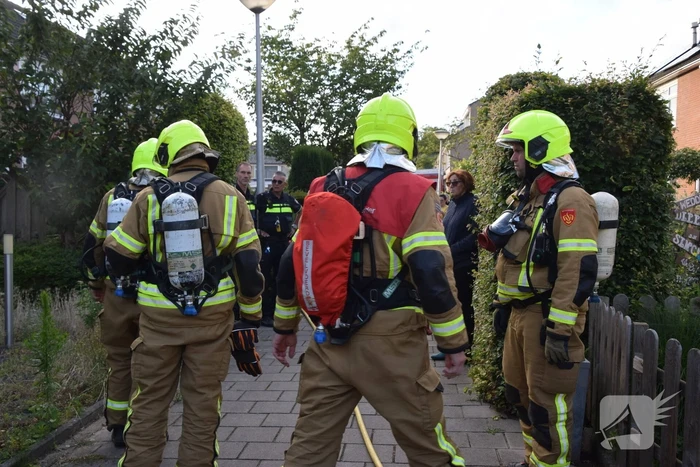 Pan op het vuur veroorzaakt brandweer-inzet