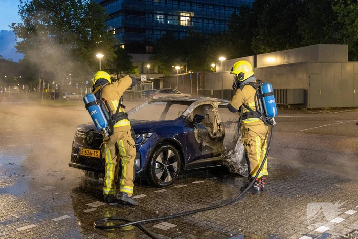 Politie weet pyromaan na tientallen autobranden te arresteren