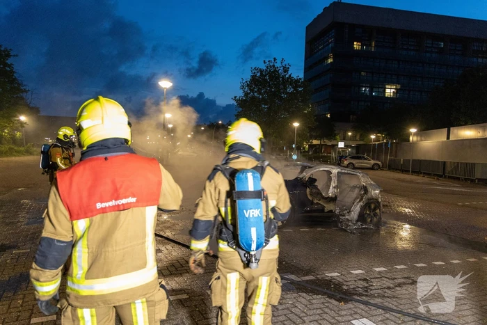 Politie weet pyromaan na tientallen autobranden te arresteren