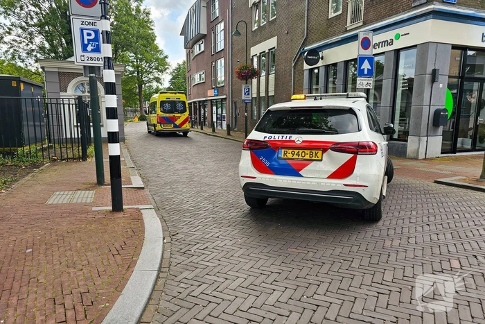 Overleden persoon aangetroffen, politie doet onderzoek
