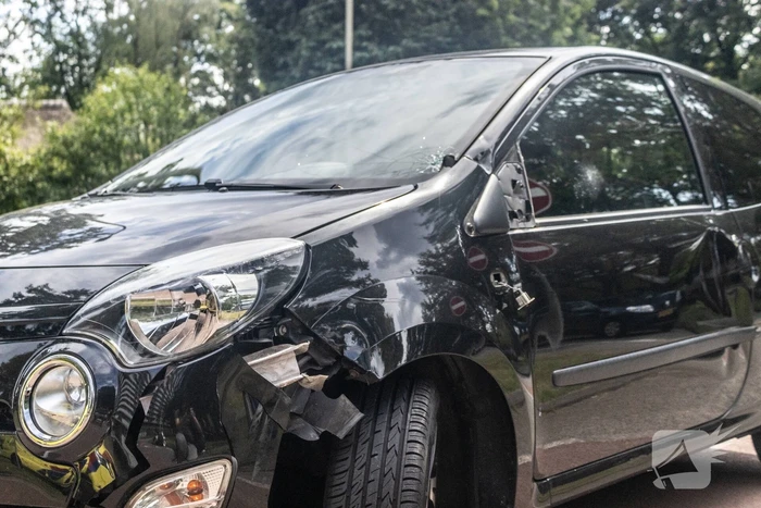 Automobilist ziet fietser over het hoofd met een aanrijding tot gevolg