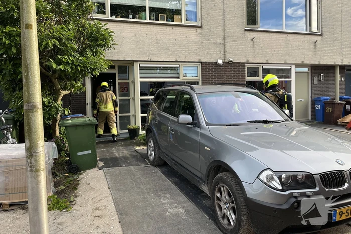Scooter vat vlam in schuur