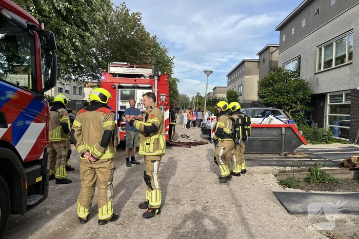 Scooter vat vlam in schuur
