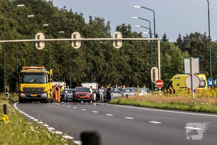 Meerdere voertuigen betrokken bij aanrijding