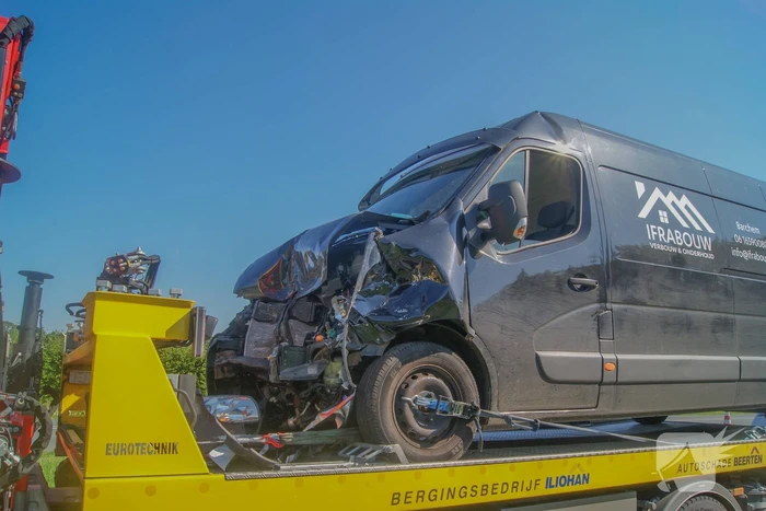 Meerdere voertuigen betrokken bij kettingbotsing