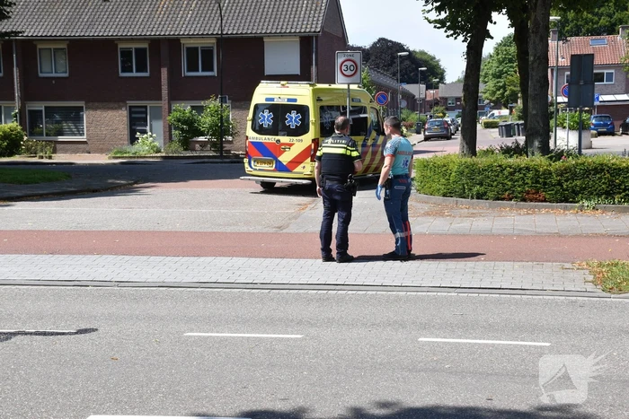 Scooter en bestelbus botsing op elkaar