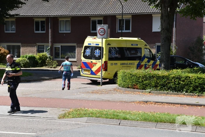 Scooter en bestelbus botsing op elkaar
