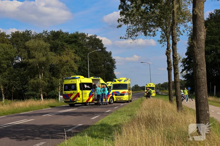 Twee voertuigen botsen met elkaar
