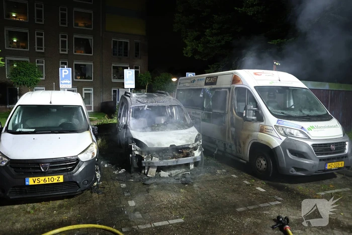 Voertuigen beschadigd na brand