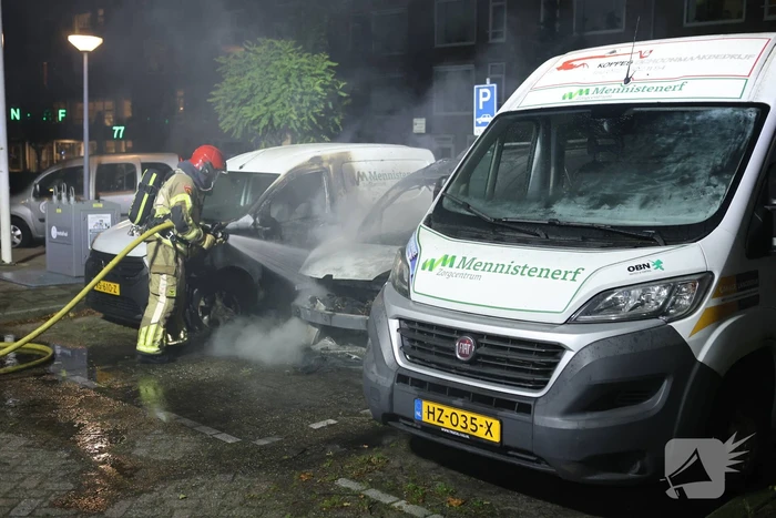 Voertuigen beschadigd na brand