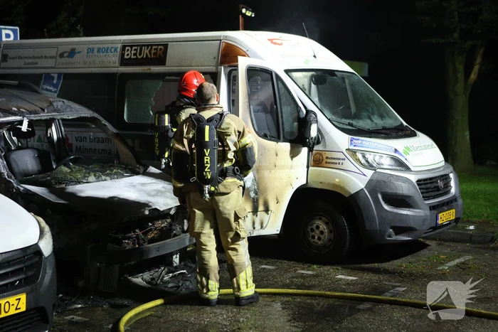 Voertuigen beschadigd na brand