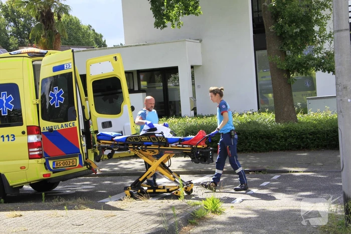 Fietser aangereden op rotonde