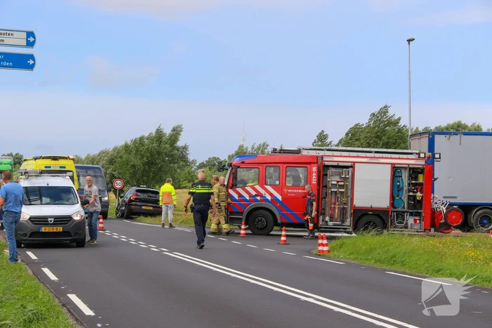 Automobilist verliest macht over stuur en belandt in water