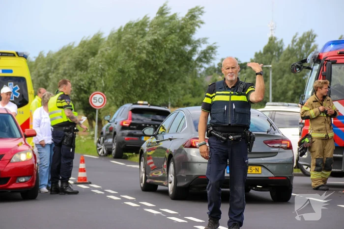 Automobilist verliest macht over stuur en belandt in water