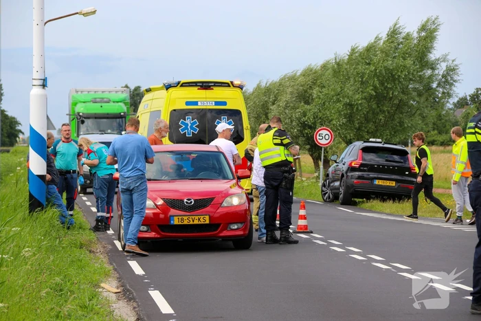 Automobilist verliest macht over stuur en belandt in water